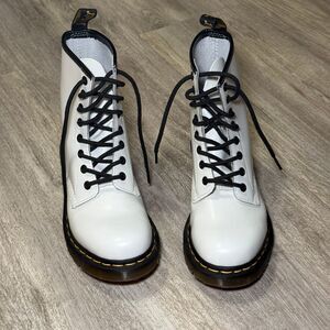 Dr. Martens white combat boots‎ size 7